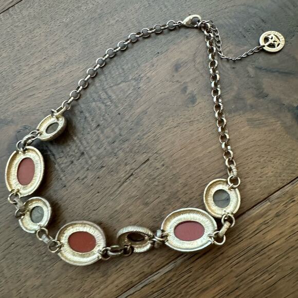 Trifari Rolo Chain Cabochon Necklace Gold Tone Neutral Green Orange - Picture 2 of 5